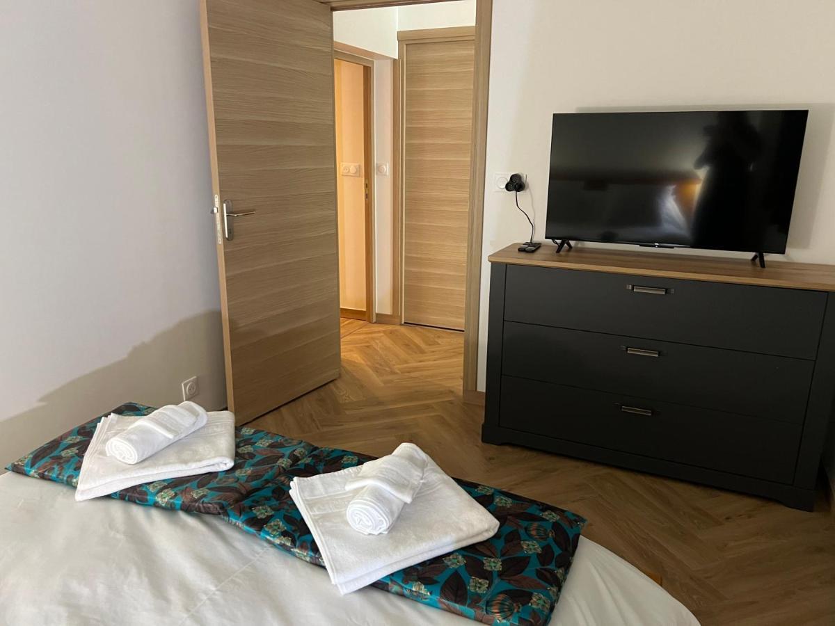 Loft Le Cosy Coeur De Ville Stationnement Privatif Лимож Экстерьер фото
